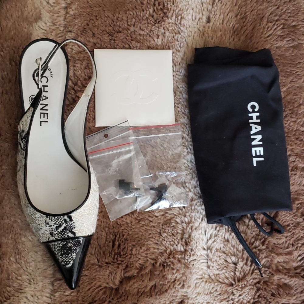 Chanel Slingback Pointed-Toe Heels - Picture 3 of 4